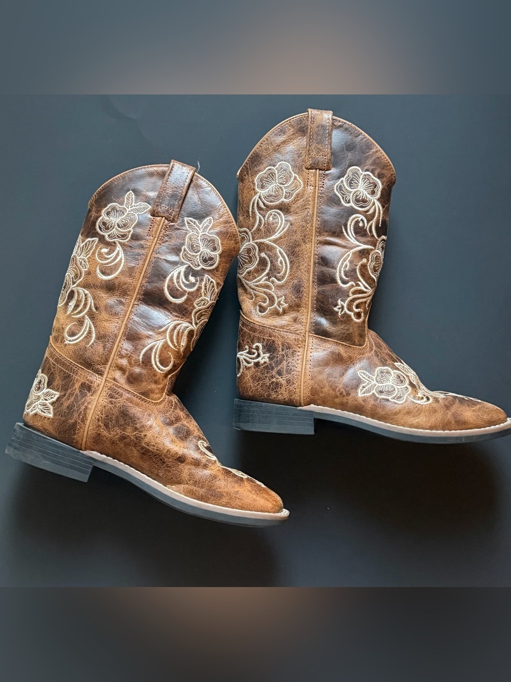 Shyanne Girls Lasy Floral Embroidered Western Square Toe Boots Size 5D Used
